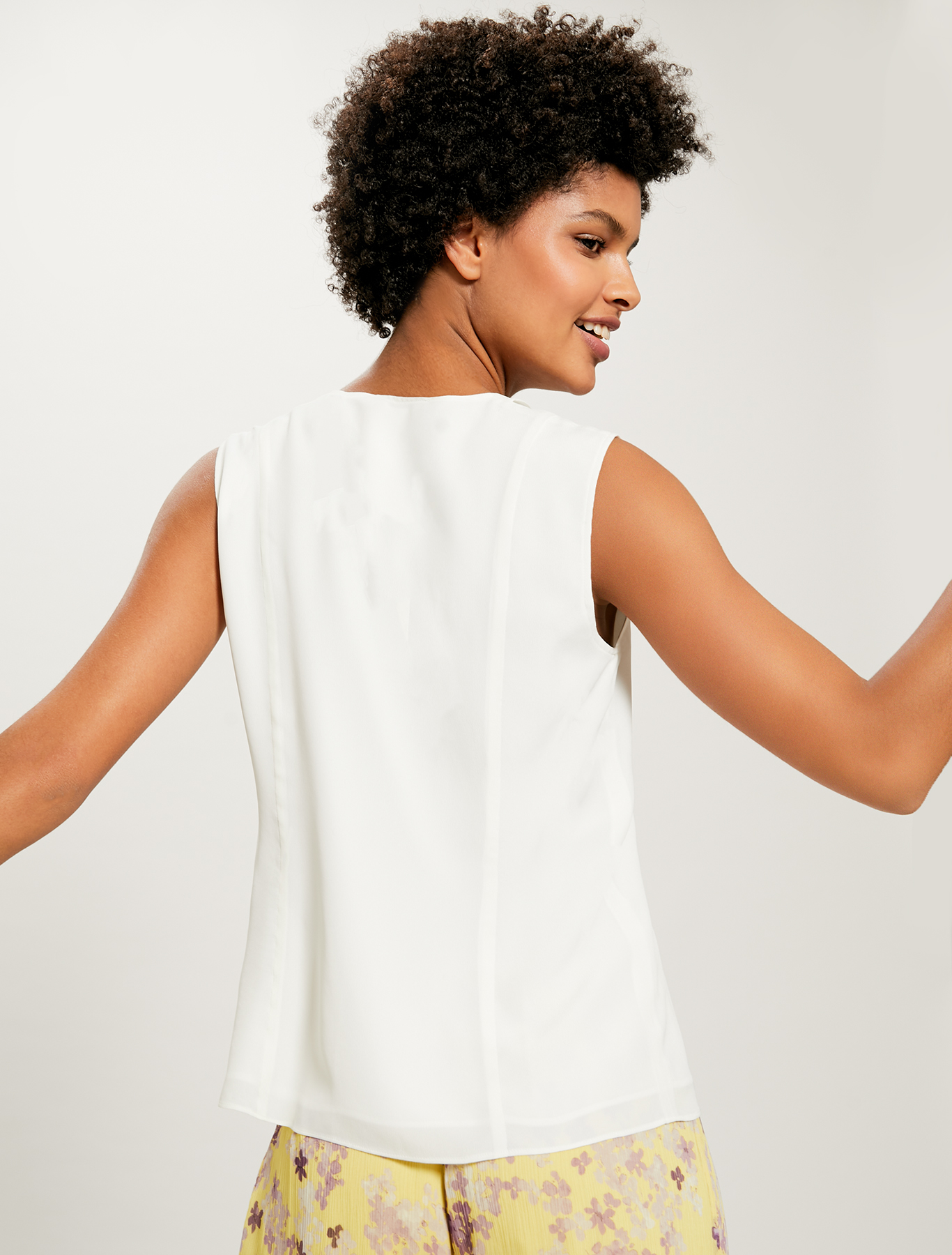 Slim-fit flounce top, ivory - Pennyblack Slim-fit flounce top - ivory - pennyblack