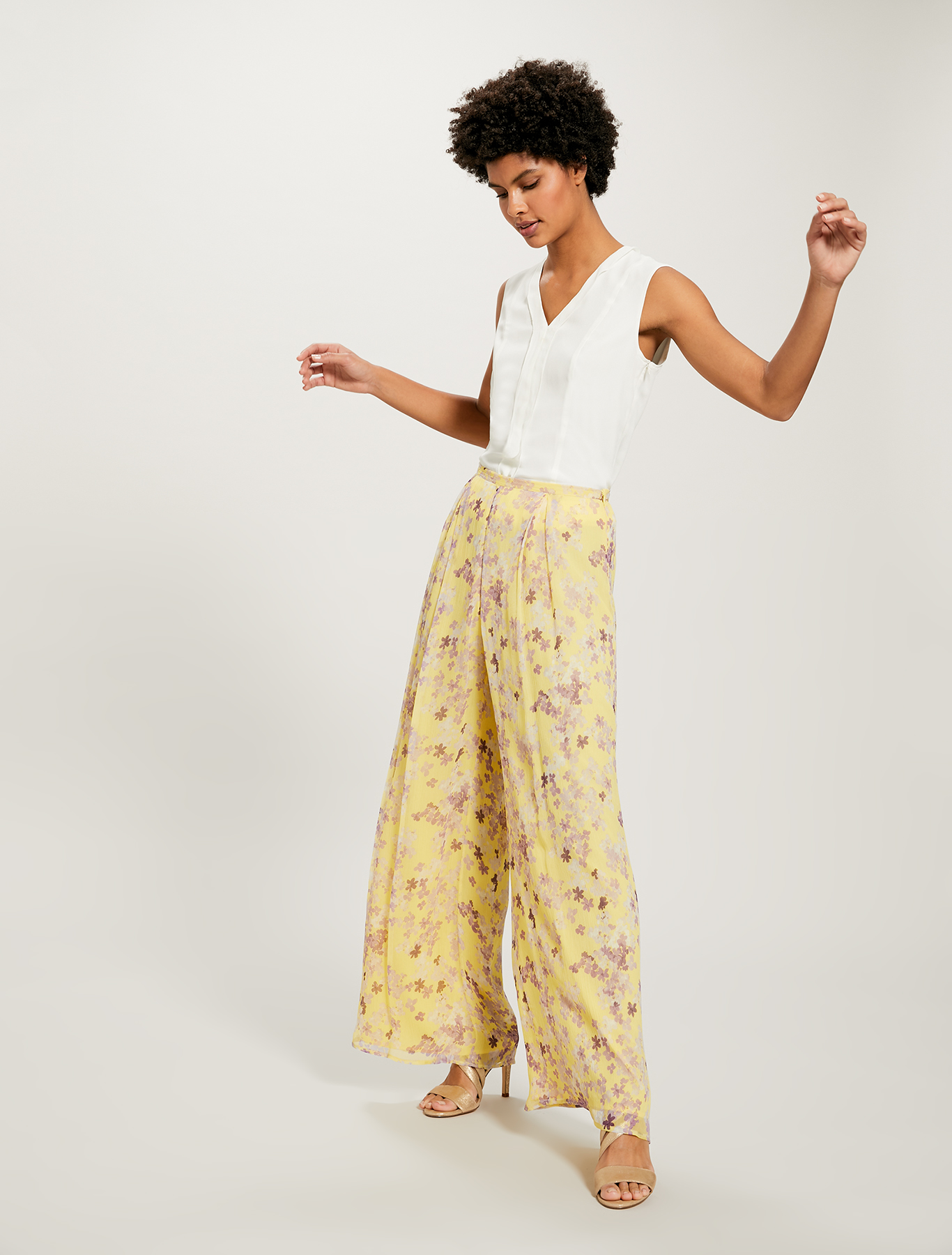 Slim-fit flounce top, ivory - Pennyblack Slim-fit flounce top - ivory - pennyblack