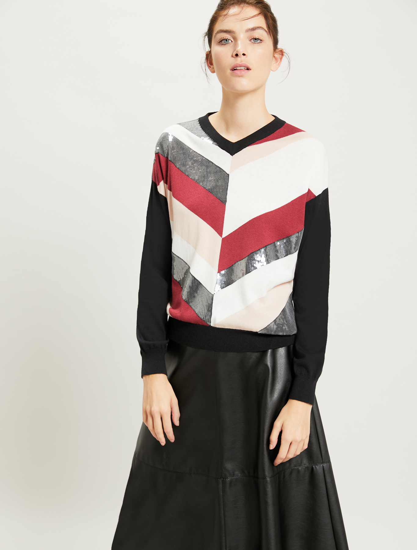 Sequined jumper with chevron stripes, black pattern - Pennyblack Sequined jumper with chevron stripes - black pattern - pennyblack