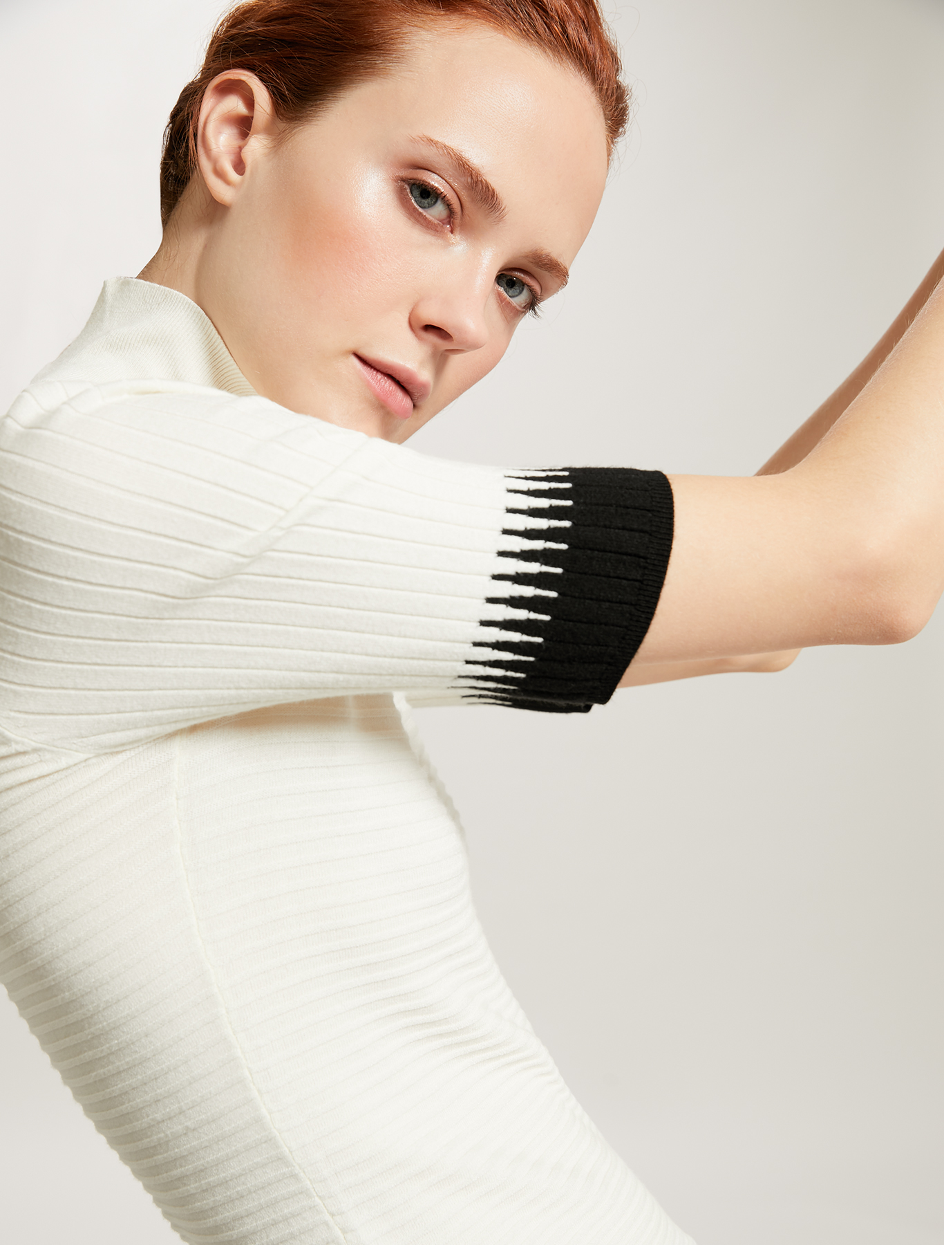 Turtleneck with contrasting details, ivory pattern - Pennyblack Turtleneck with contrasting details - ivory pattern - pennyblack