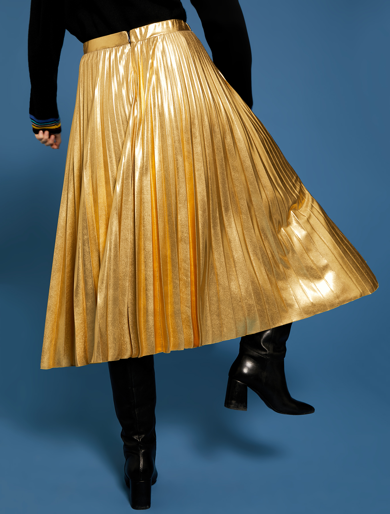 Laminated pleated midi skirt, gold - Pennyblack Laminated pleated midi skirt - gold - pennyblack