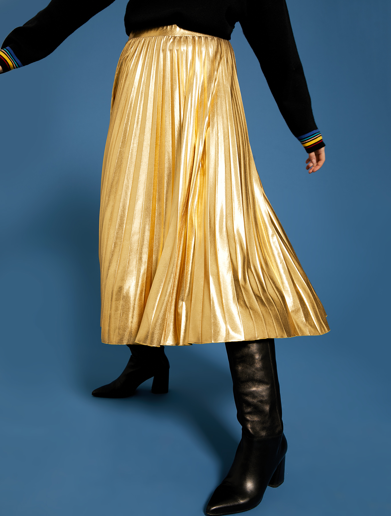 Laminated pleated midi skirt, gold - Pennyblack Laminated pleated midi skirt - gold - pennyblack