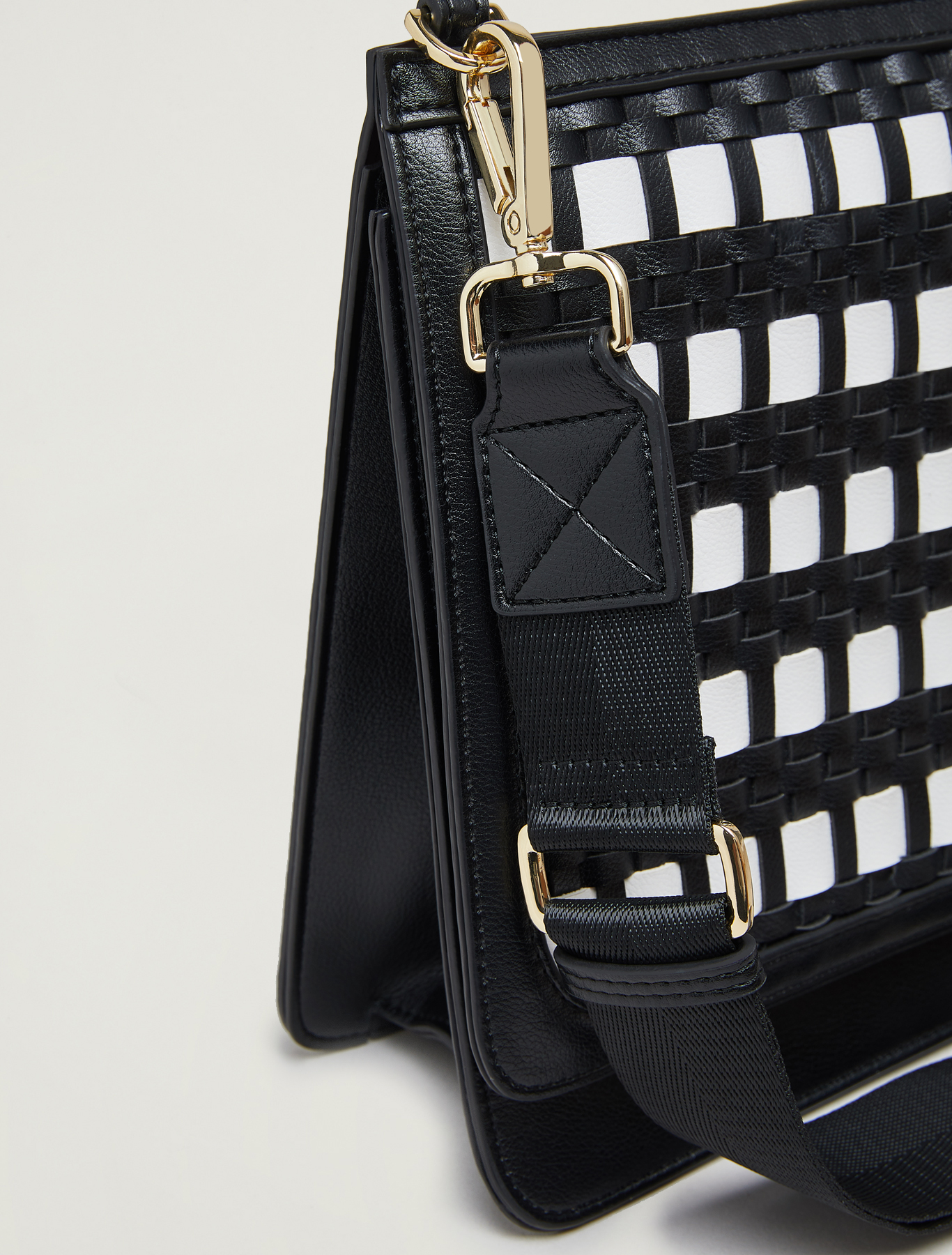 Gusseted, woven bag, white - Pennyblack Gusseted, woven bag - white - pennyblack