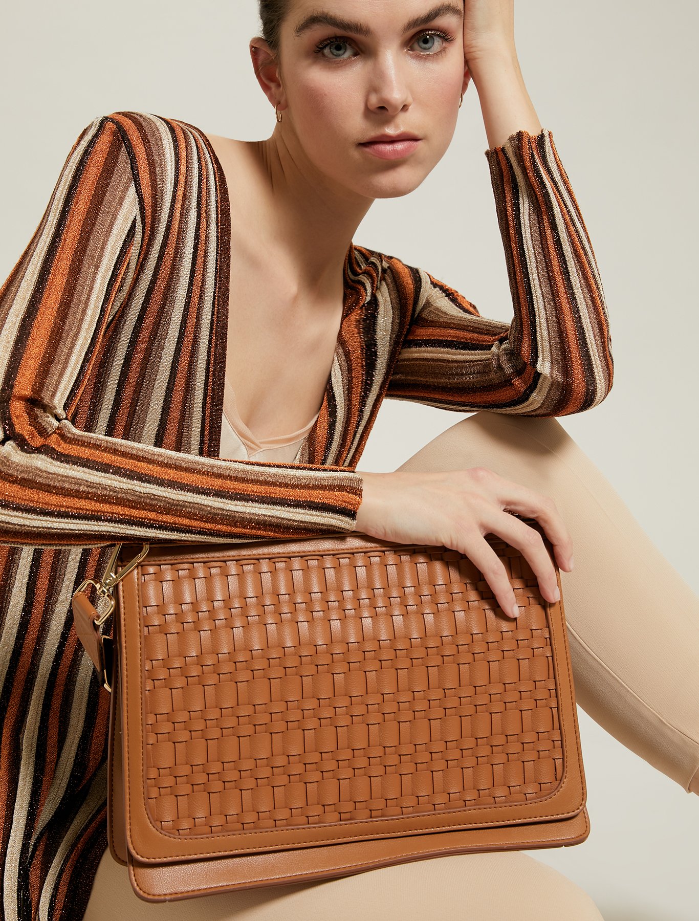 Gusseted, woven bag, tan - Pennyblack Gusseted, woven bag - tan - pennyblack