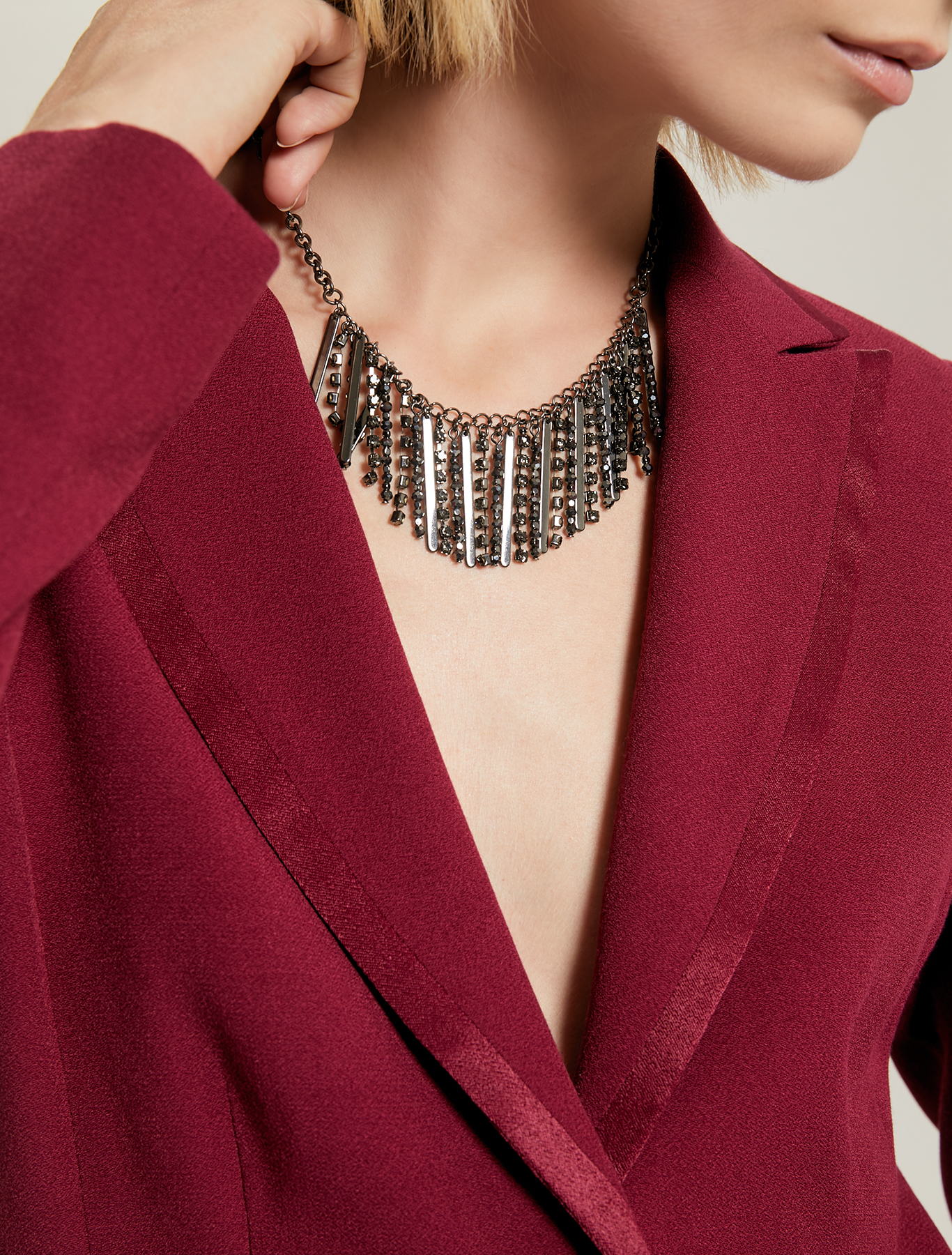 Necklace with rhinestones and baguette beads, light grey - Pennyblack Necklace with rhinestones and baguette beads - light grey - pennyblack