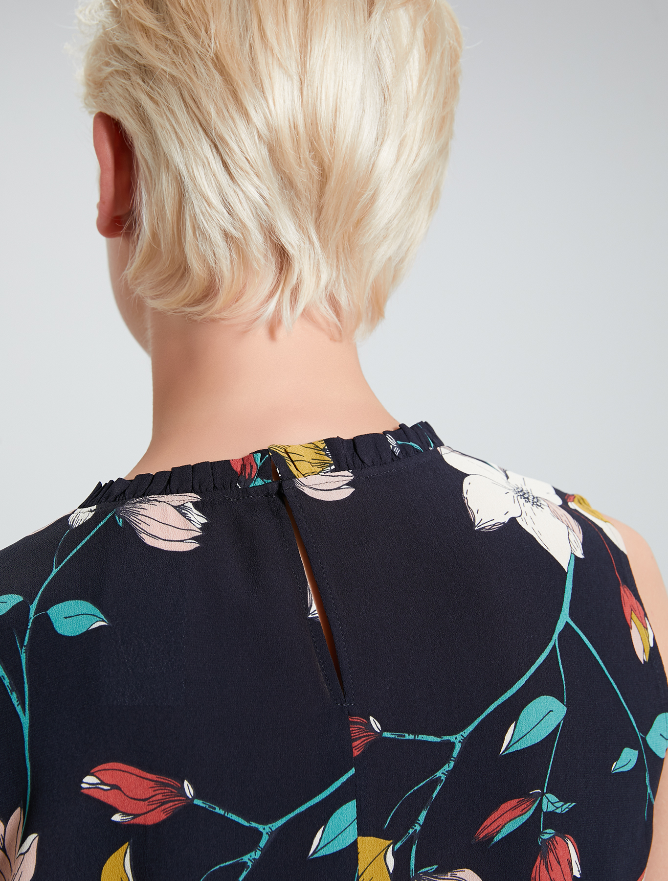 Floral crêpe de Chine top, navy blue pattern - Pennyblack Floral crêpe de Chine top - navy blue pattern - pennyblack