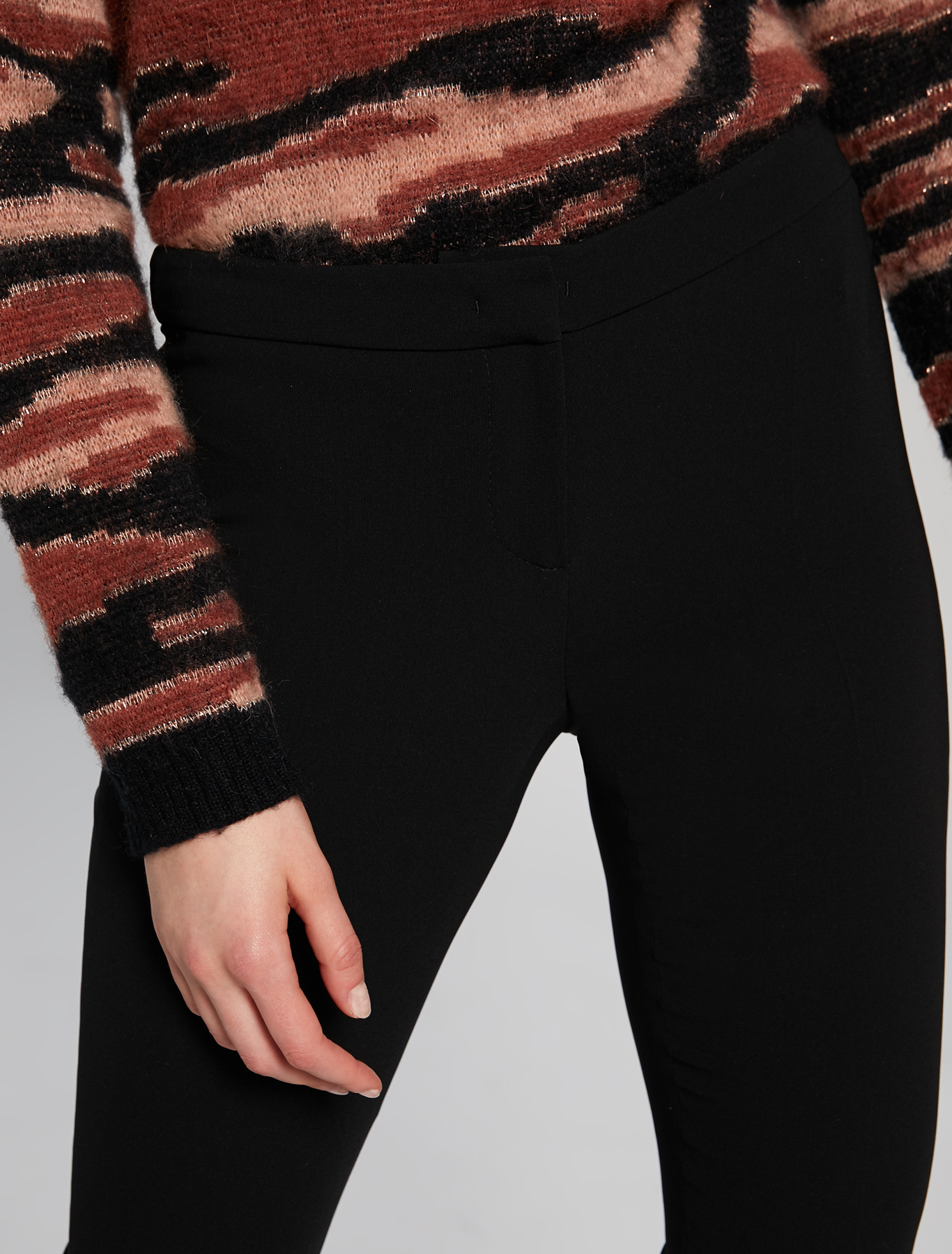 Slim-fit trousers in flowing fabric, black - Pennyblack Slim-fit trousers in flowing fabric - black - pennyblack
