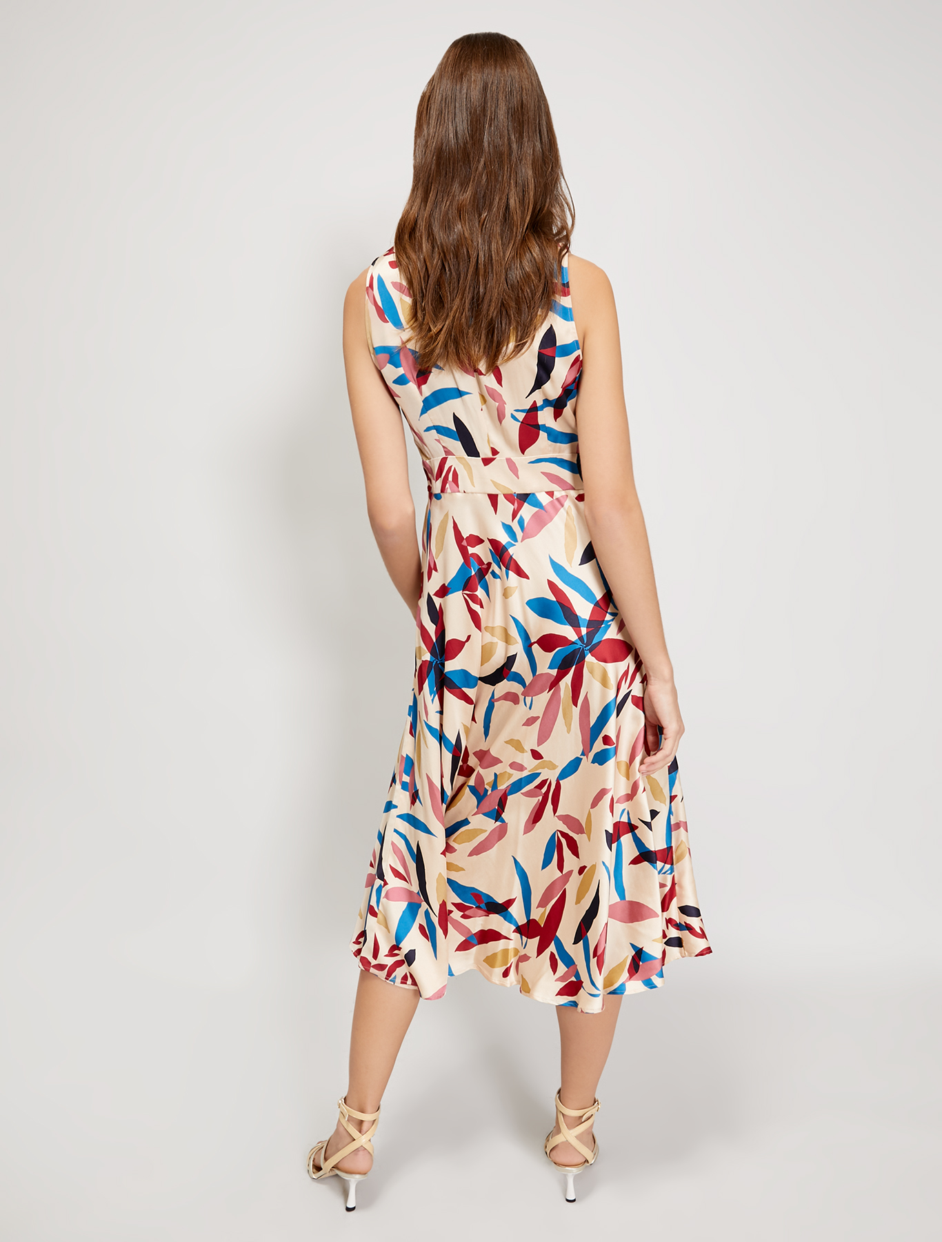 Flowing satin dress, beige pattern - Pennyblack Flowing satin dress - beige pattern - pennyblack