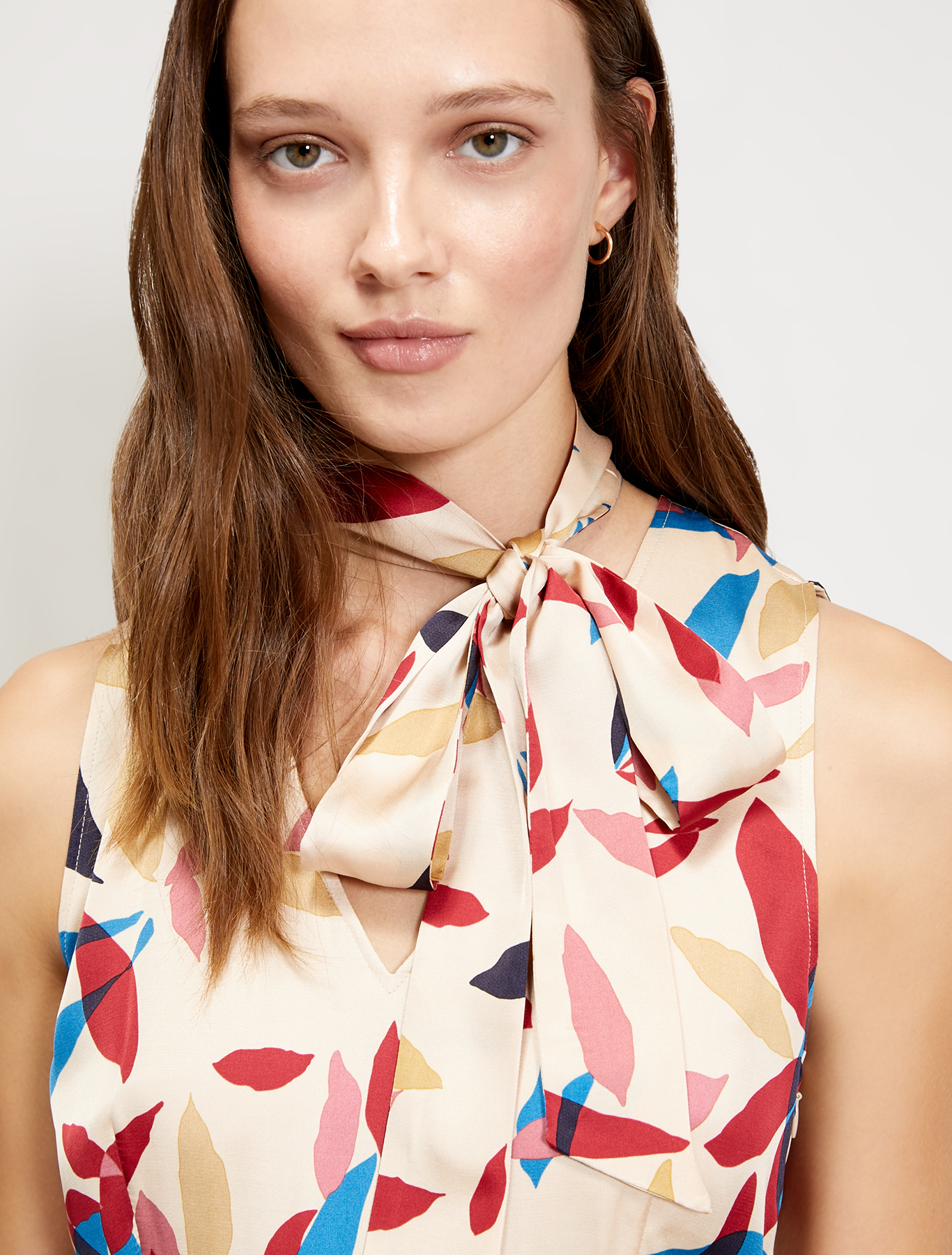 Flowing satin dress, beige pattern - Pennyblack Flowing satin dress - beige pattern - pennyblack