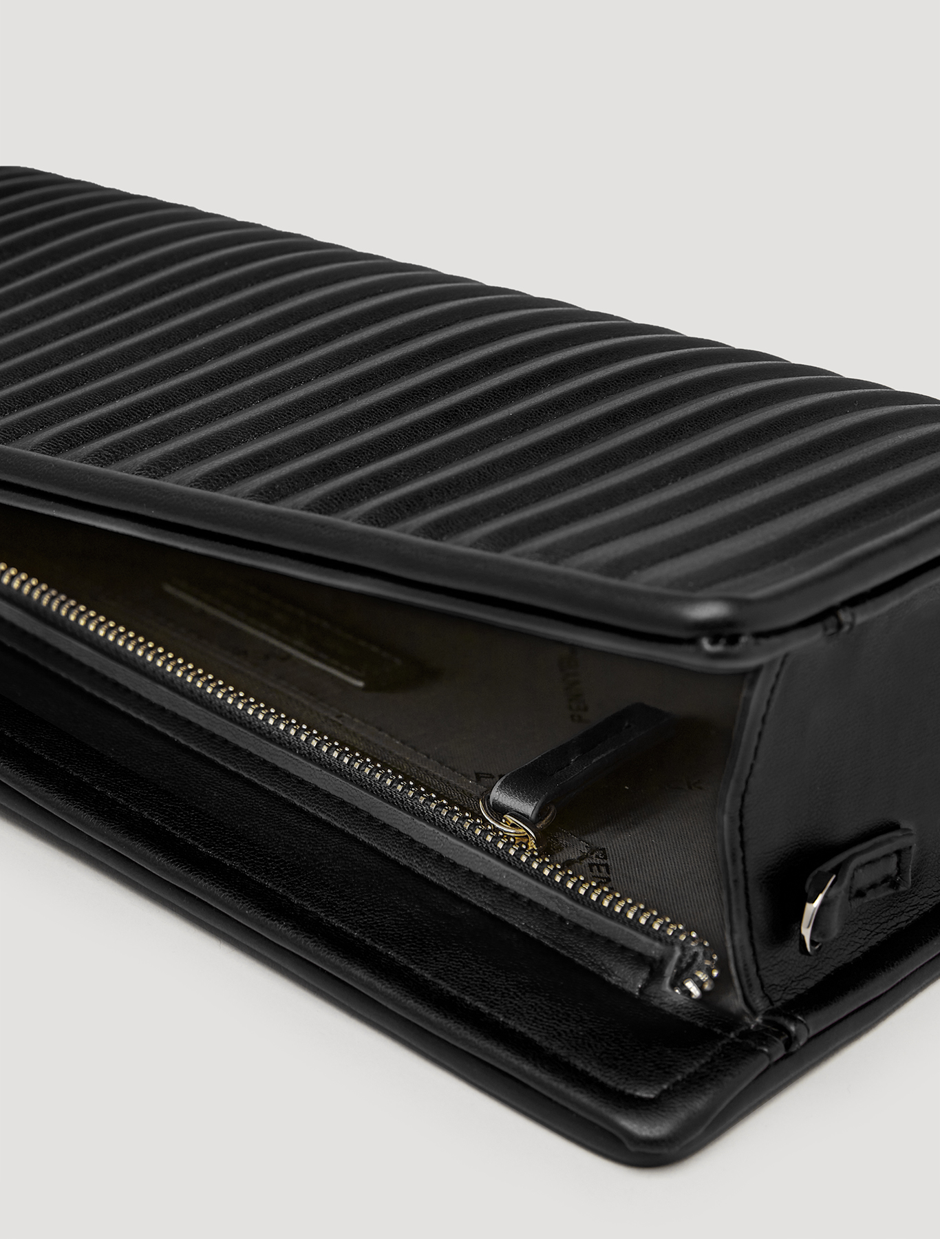 Clutch with pleated effect, black - Pennyblack Clutch with pleated effect - black - pennyblack