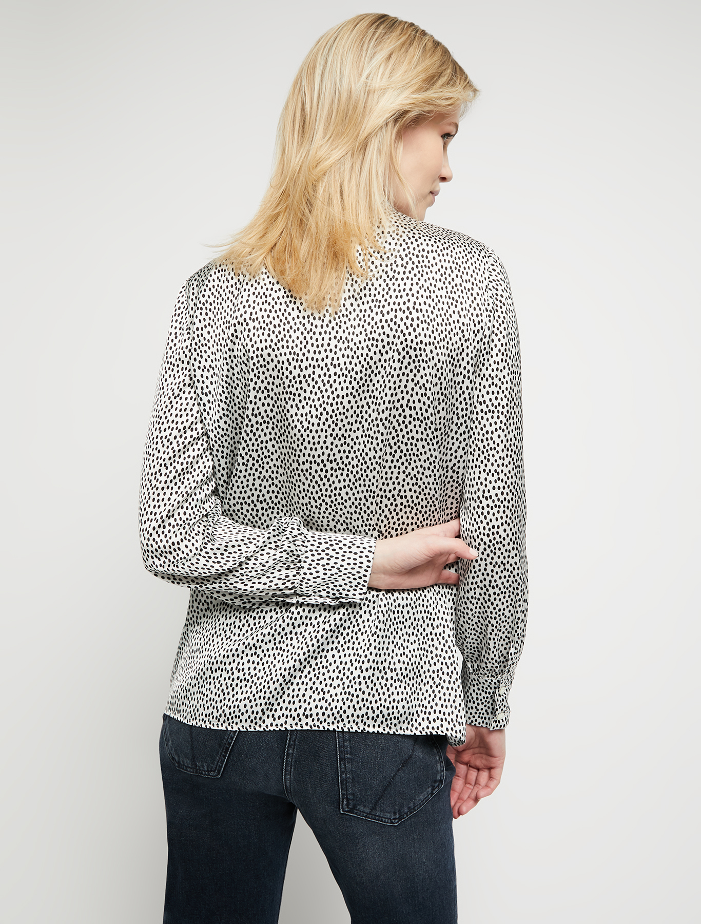 Satin blouse with bow, ivory pattern | Pennyblack Satin blouse with bow - ivory pattern - pennyblack