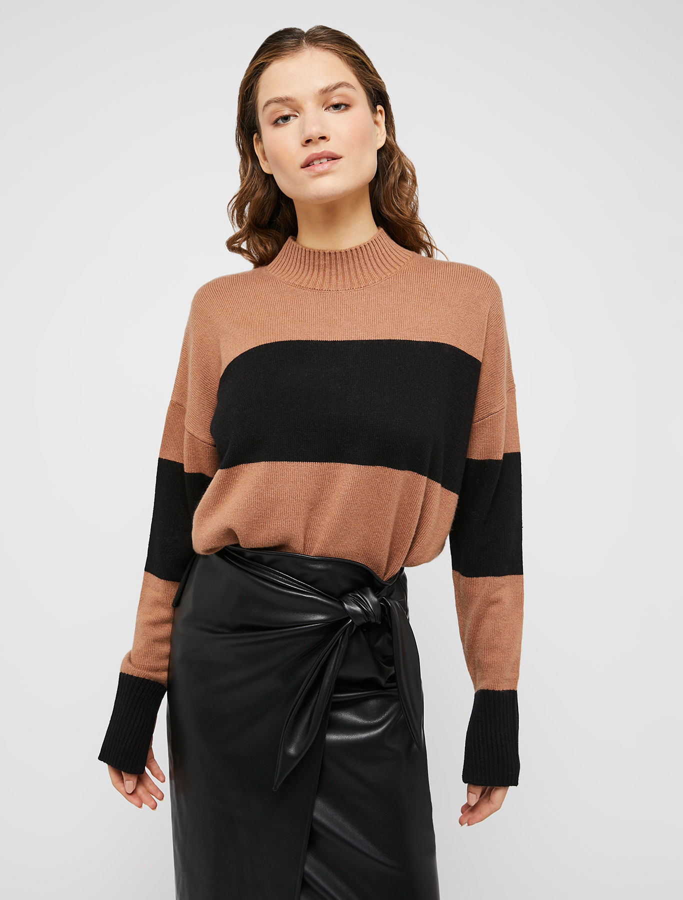 Maglia ampia con collo a lupetto, fantasia cammello | Pennyblack Maglia ampia con collo a lupetto - fantasia cammello - pennyblack