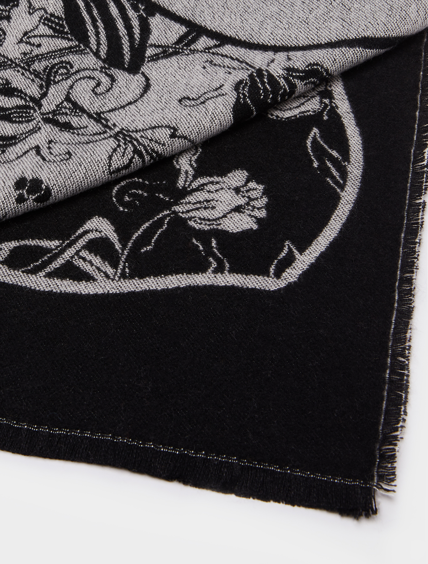 Jacquard patterned stole, black | Pennyblack Jacquard patterned stole - black - pennyblack