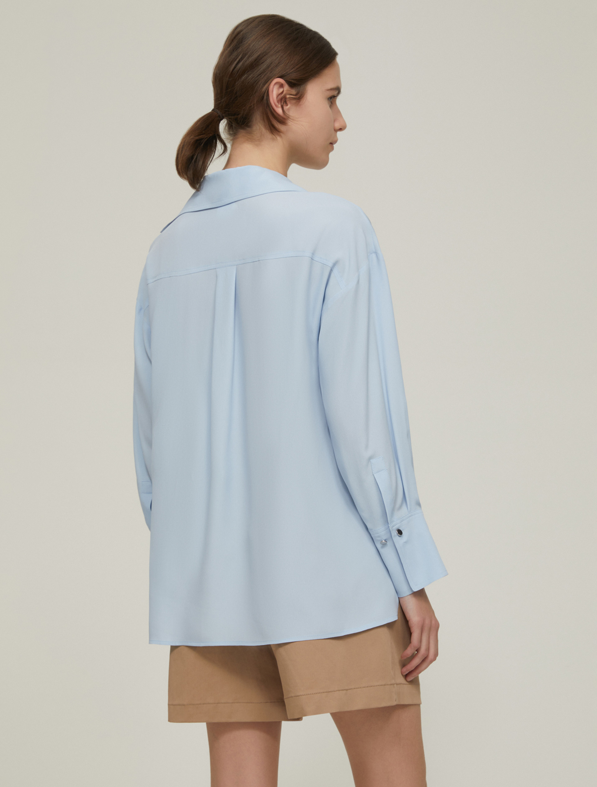 Crepe de chine polo blouse - LIGHT BLUE - pennyblack