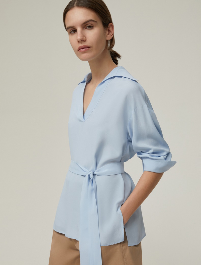 Crepe de chine polo blouse - LIGHT BLUE - pennyblack