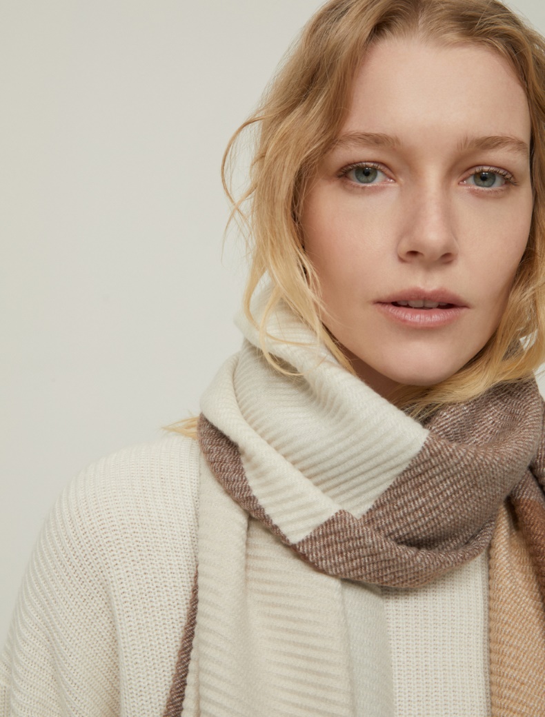 Micro plissé-pleated stole - CAMEL - pennyblack