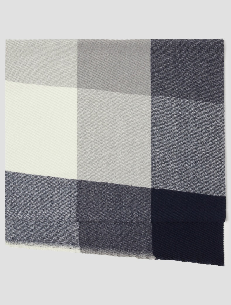 Micro plissé-pleated stole - NAVY - pennyblack