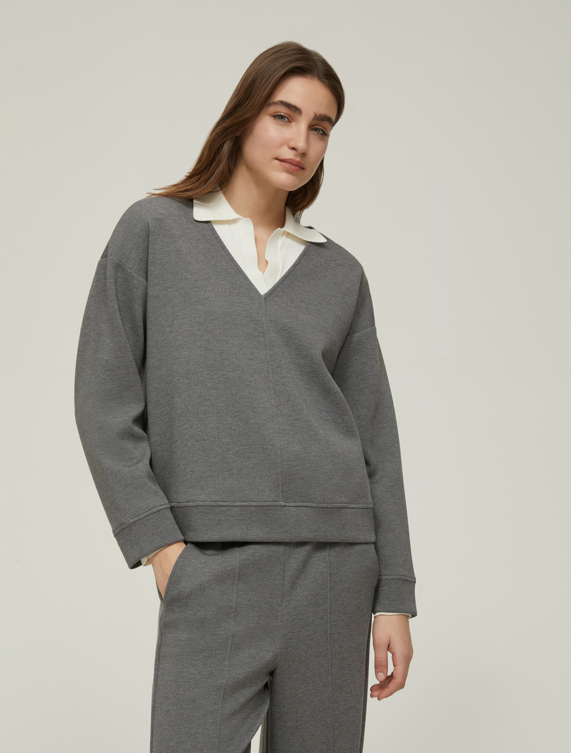 Felpa con scollo a V - GRIGIO MELANGE - pennyblack