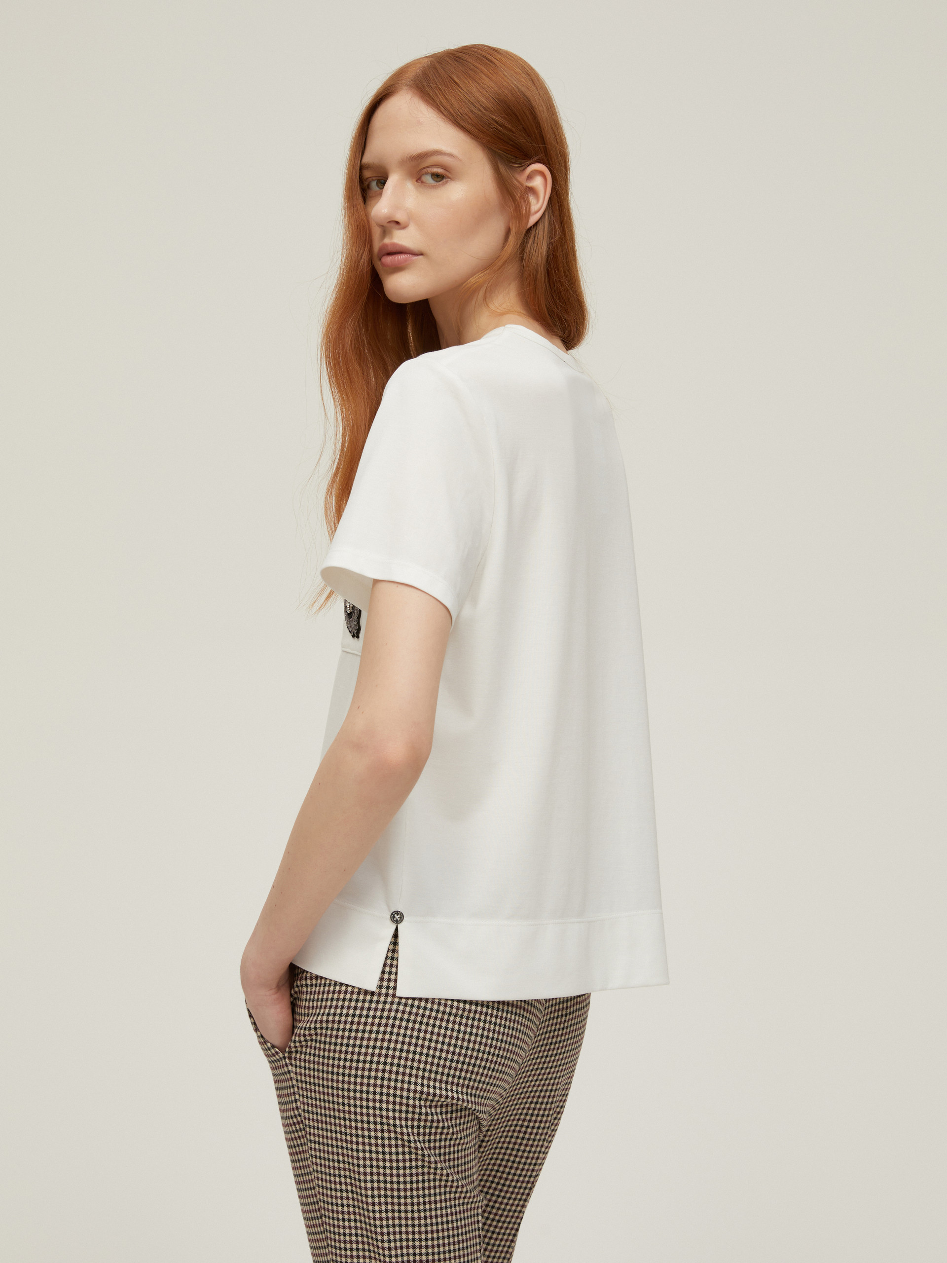 Embroidered emblem T-shirt - WHITE - pennyblack