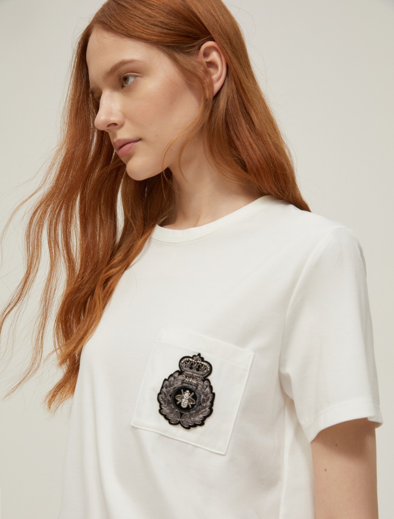 Embroidered emblem T-shirt - WHITE - pennyblack