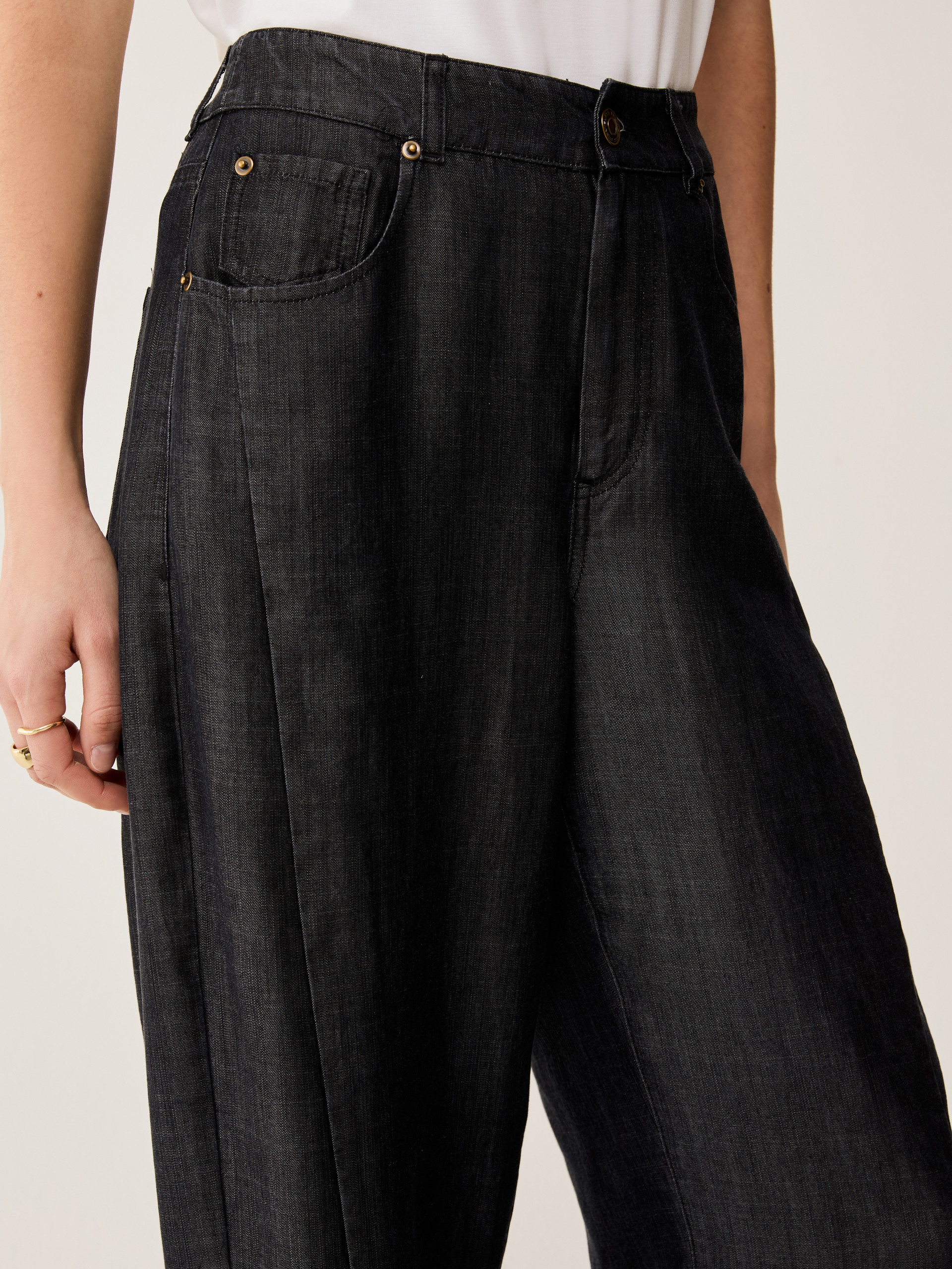 Fluid denim barrel-leg jeans - BLACK - pennyblack