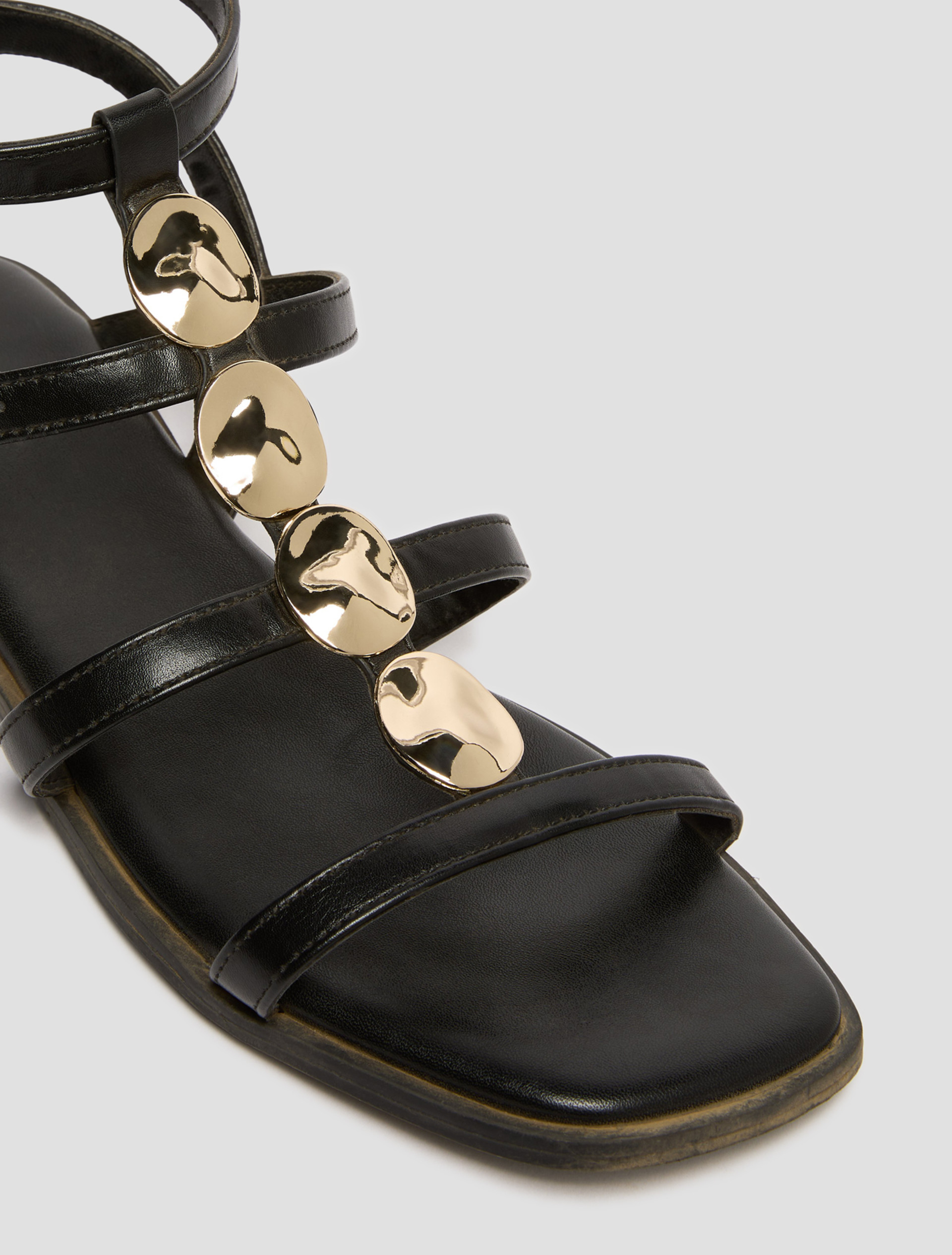 Metal element-decorated sandals - BLACK - pennyblack