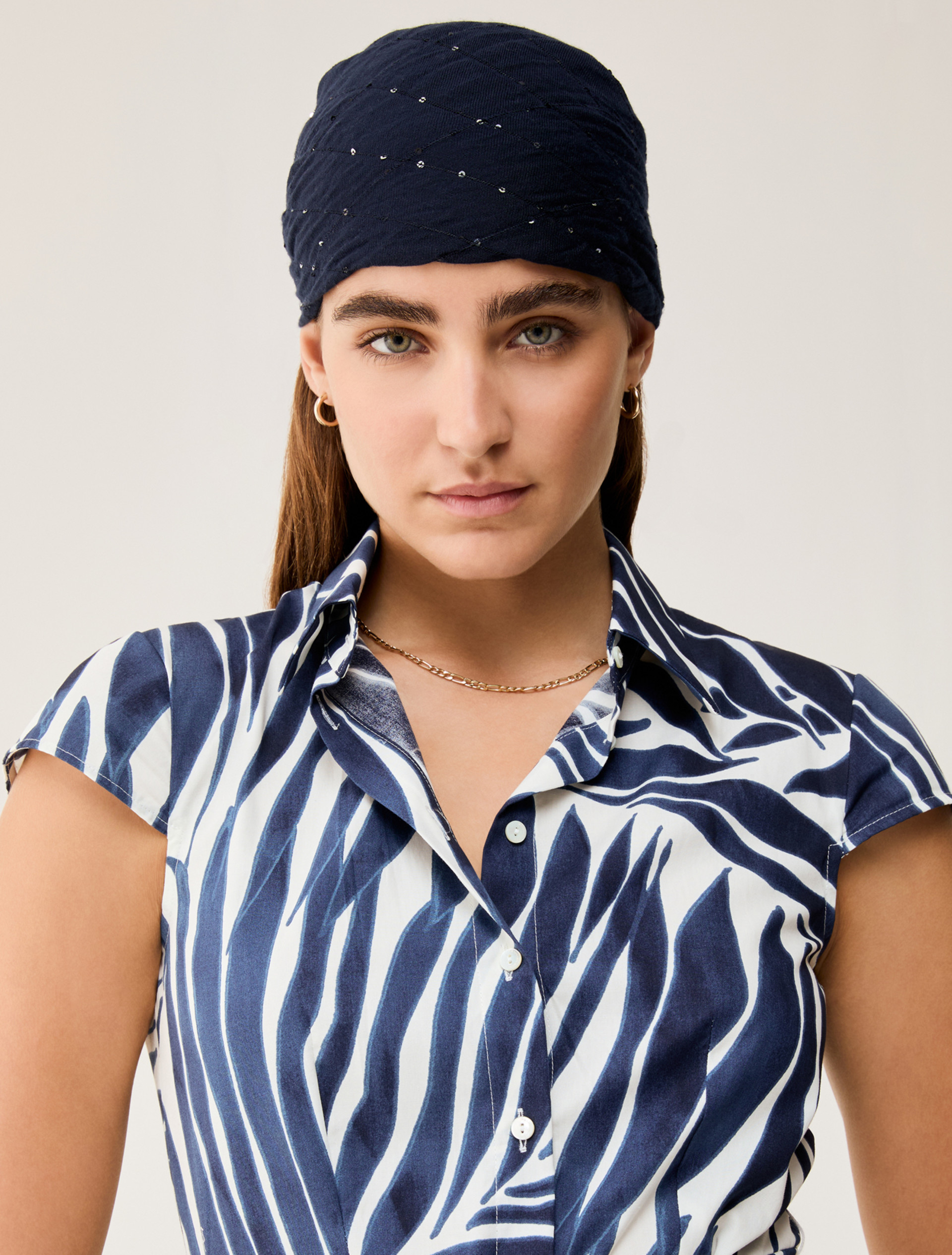 Micro-sequin stole - NAVY - pennyblack