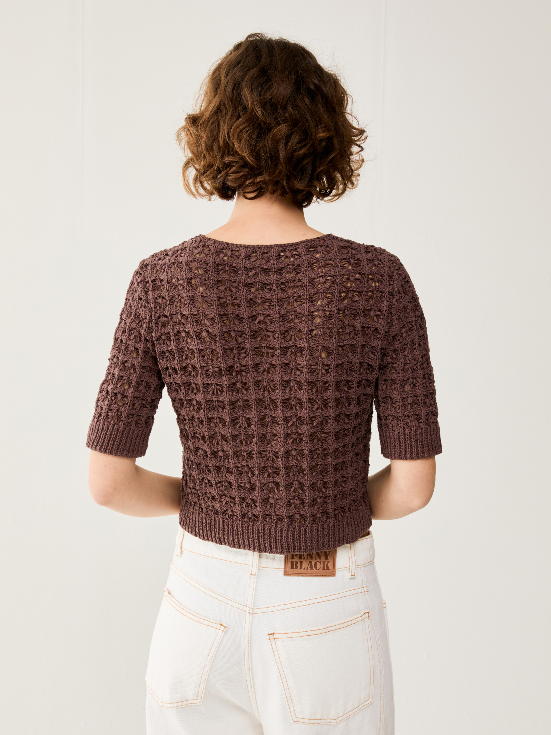 3D-knit cropped cardigan - BROWN - pennyblack