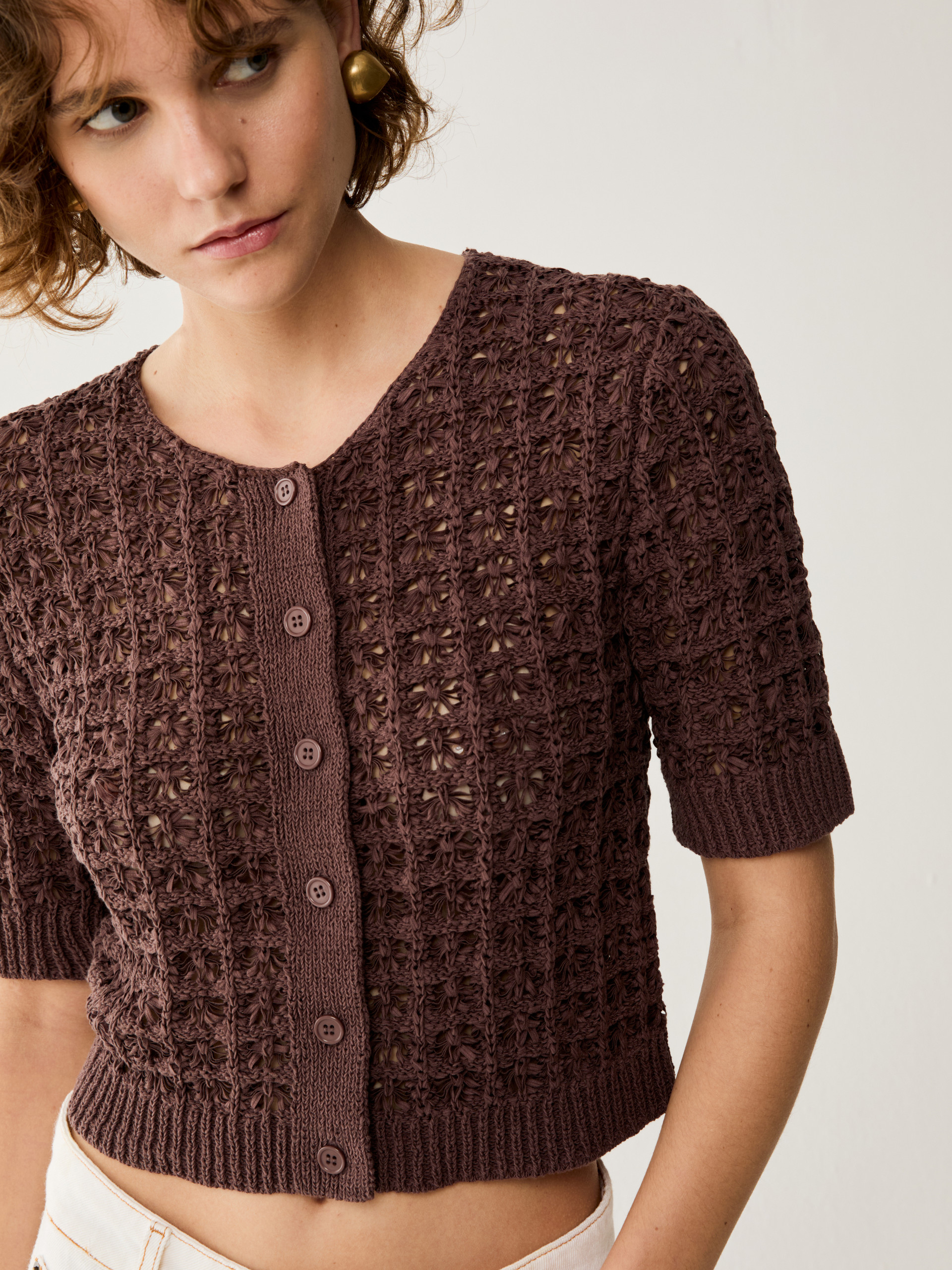 3D-knit cropped cardigan - BROWN - pennyblack