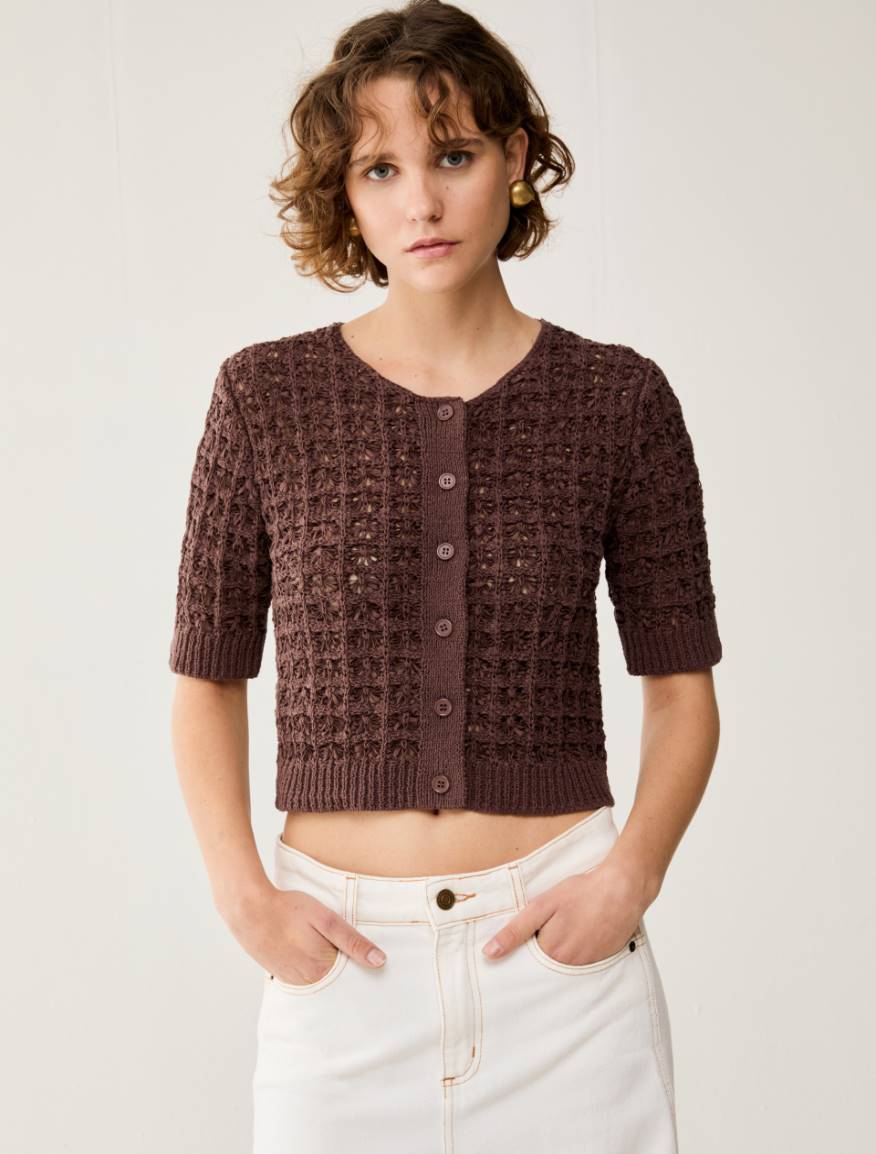 3D-knit cropped cardigan - BROWN - Pennyblack