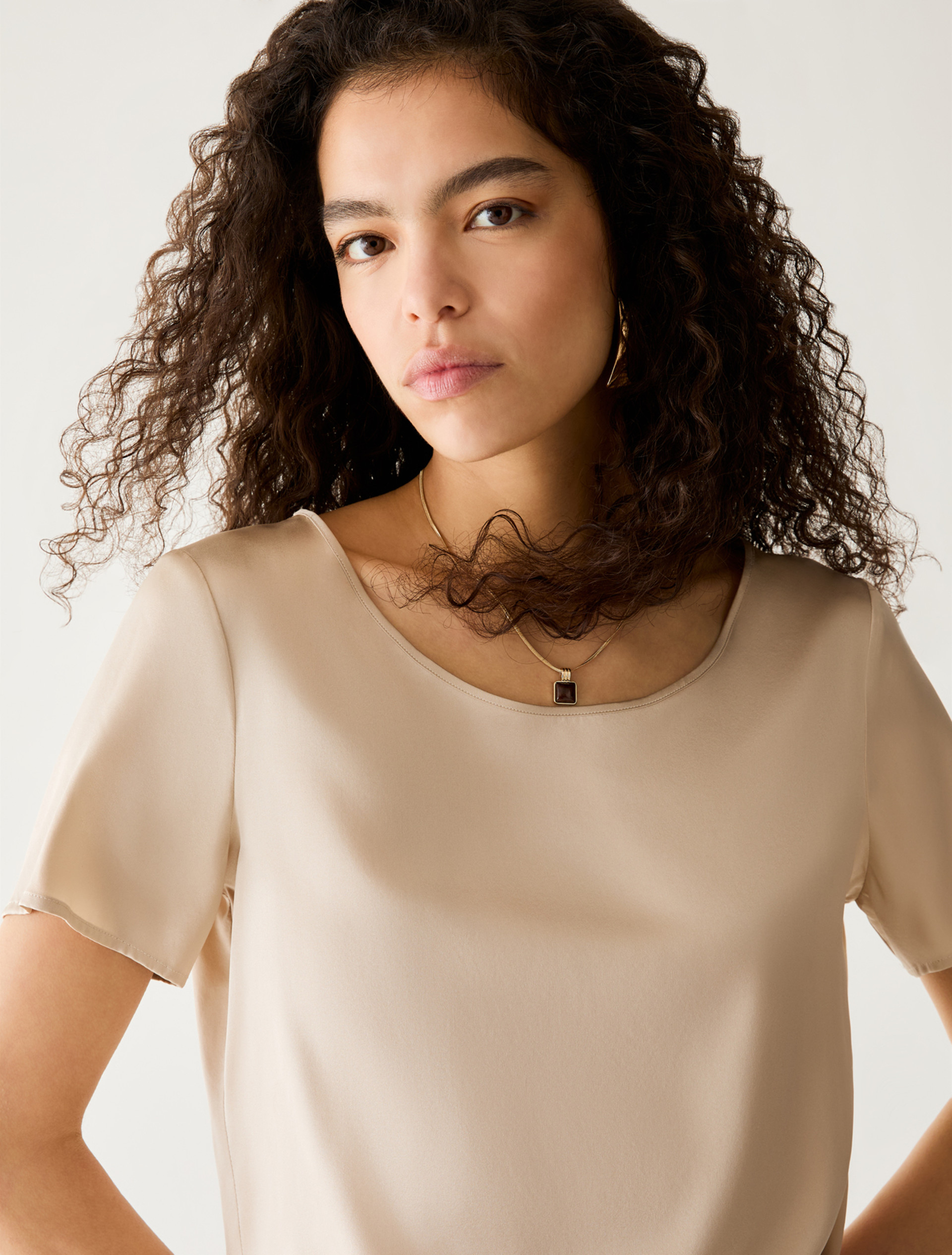 Stretch silk satin T-shirt - ALMOND - pennyblack