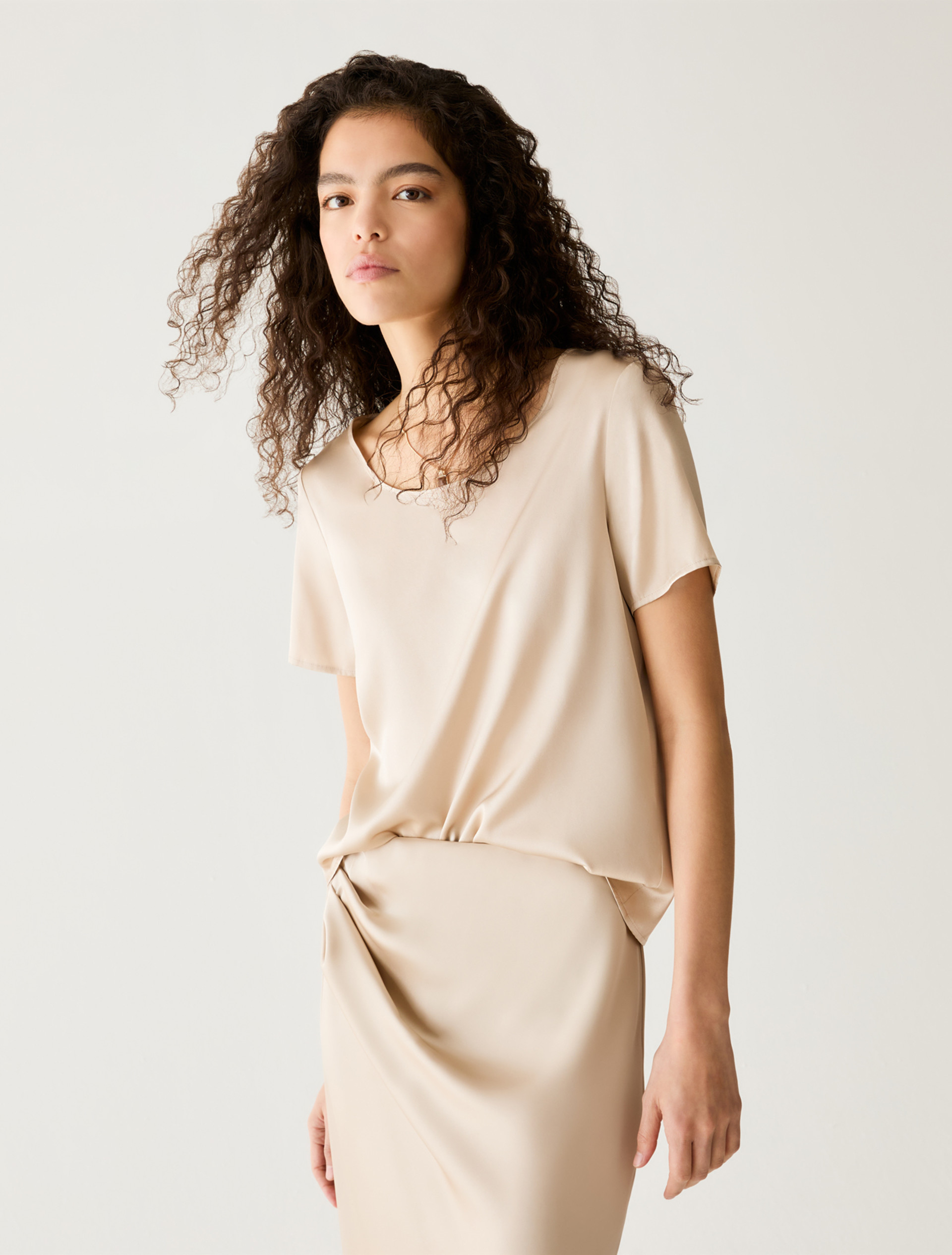 Stretch silk satin T-shirt - ALMOND - pennyblack