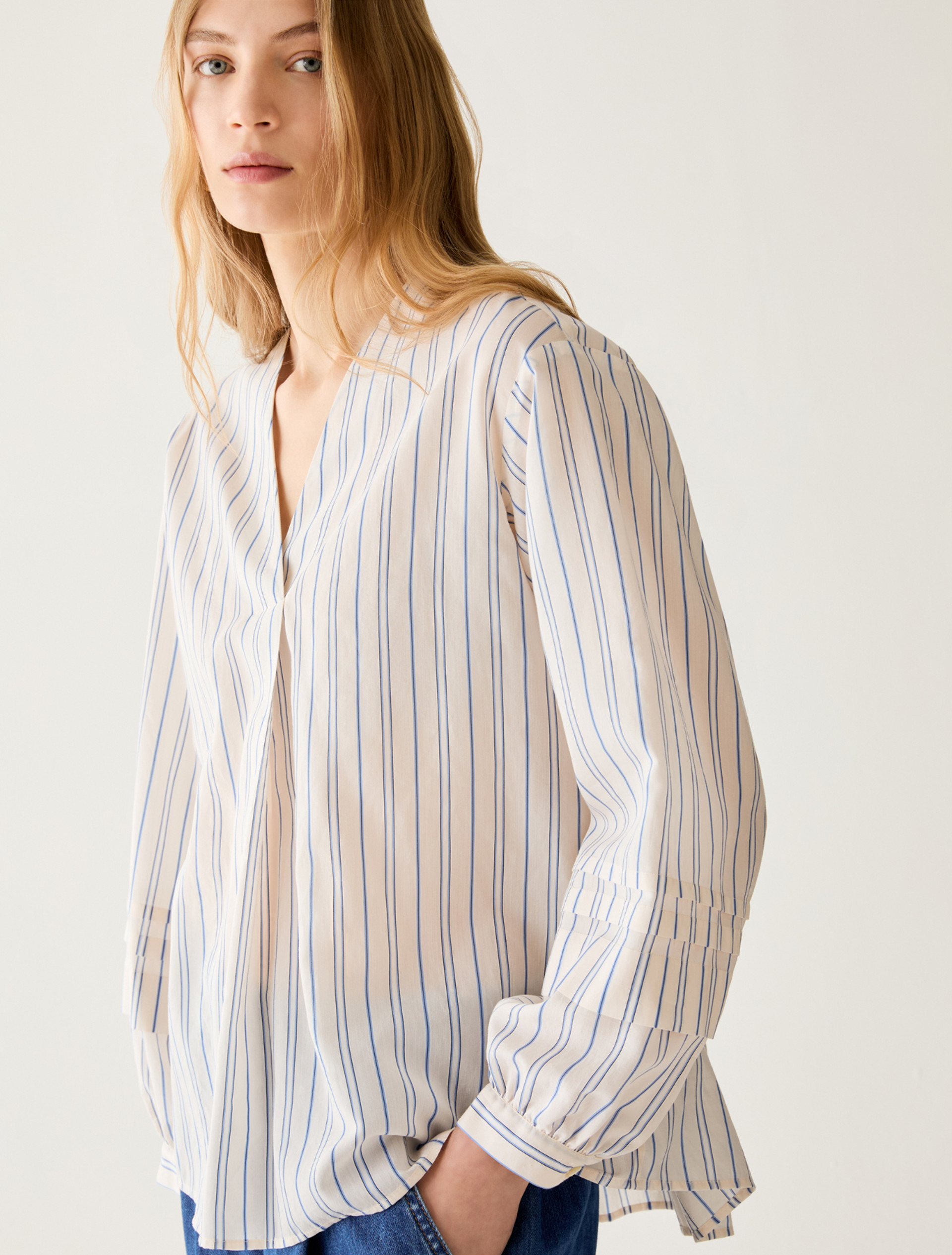 Pleated-pattern blouse - CREAM - pennyblack