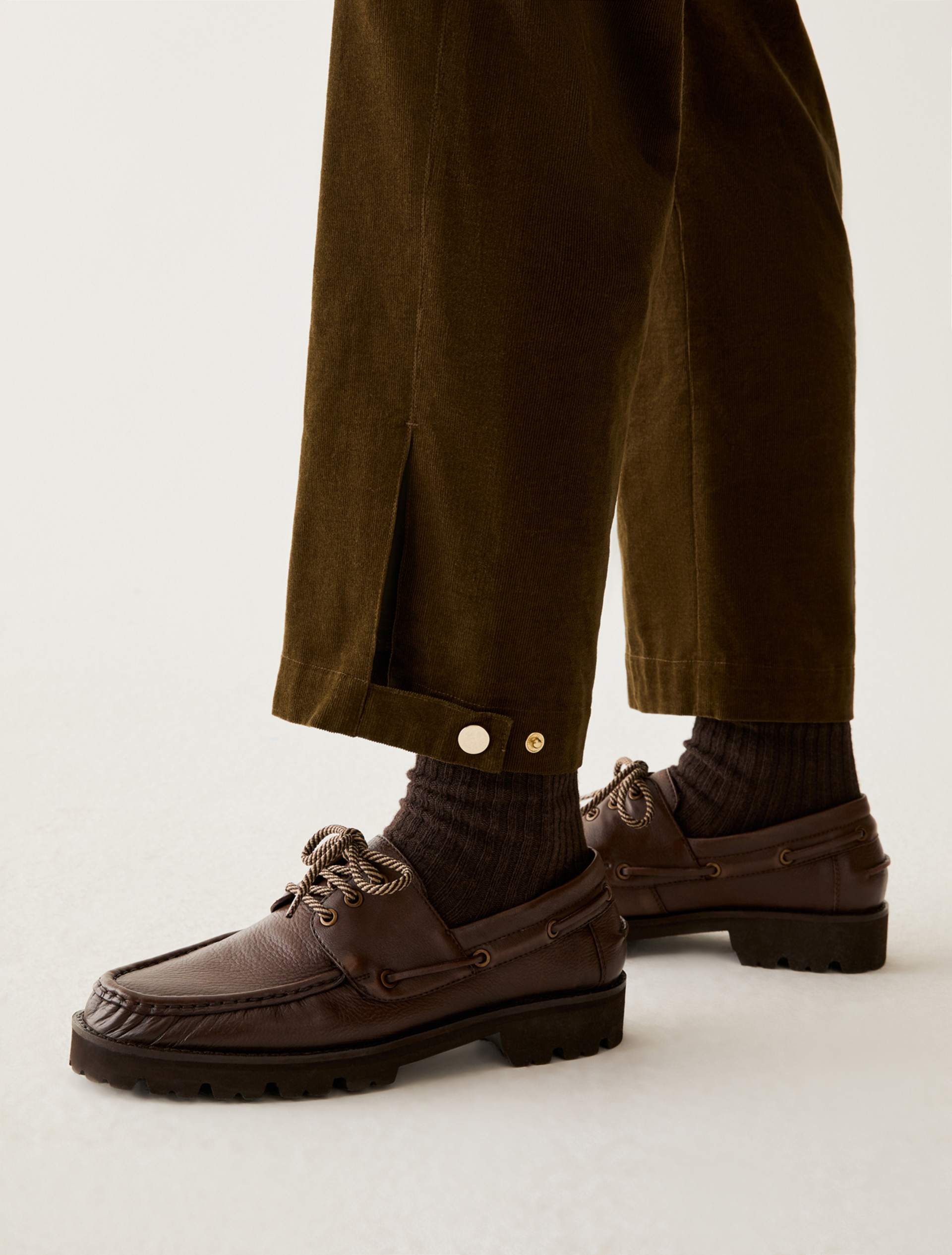 Carrot-cut corduroy trousers - KAKI - Pennyblack - 4